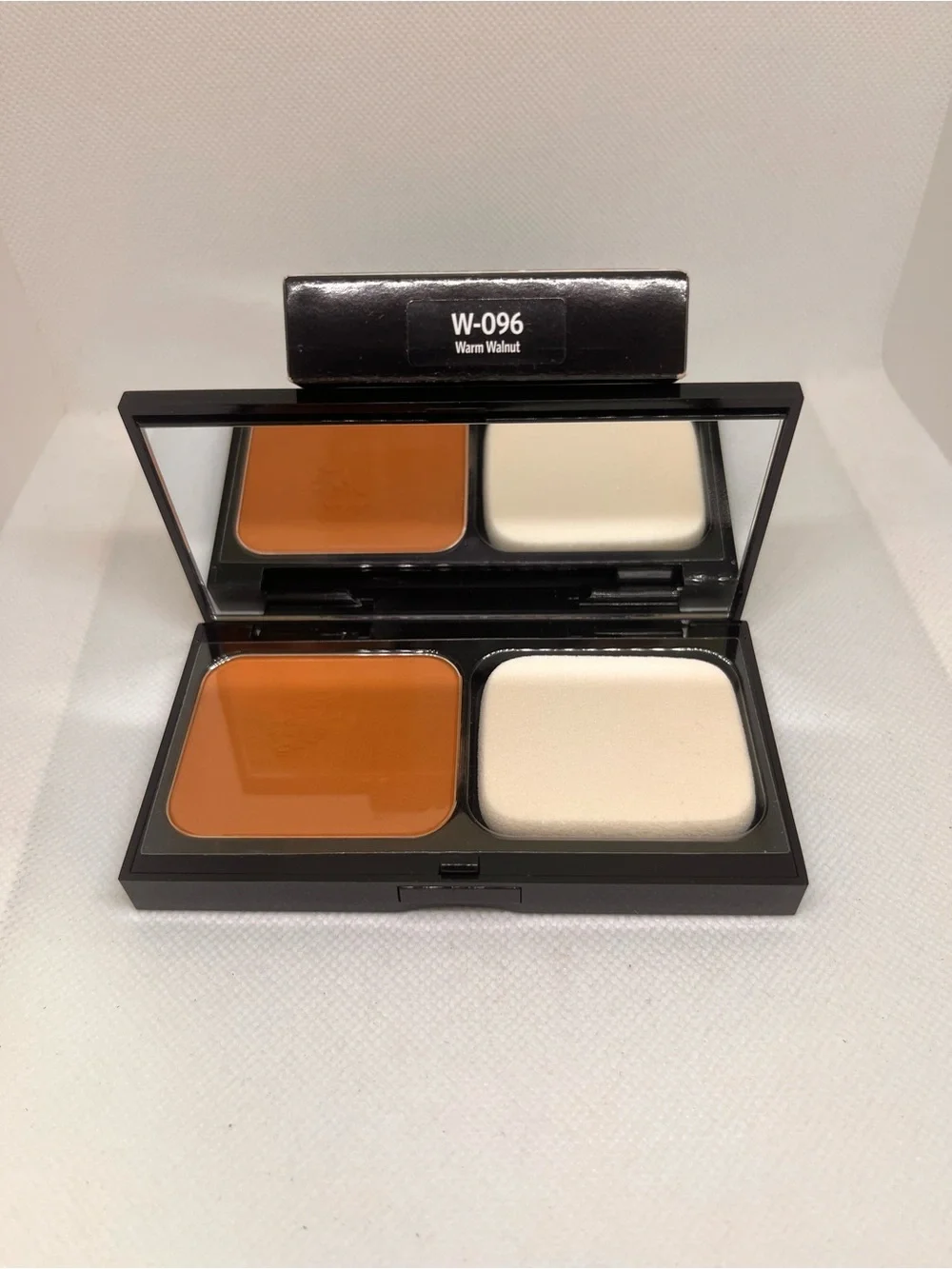 New Bobbi Brown Skin Weightless Powder Foundation W-096 Warm Walnut